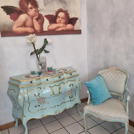 Stella Boutique Home
